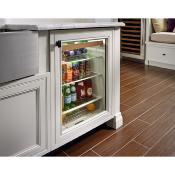 Centro de Bebidas Panelable 24" (60 cm) Marca: Subzero Modelo: UC-24BG/O Color: Acero Inoxidable ($3,478.84 USD).